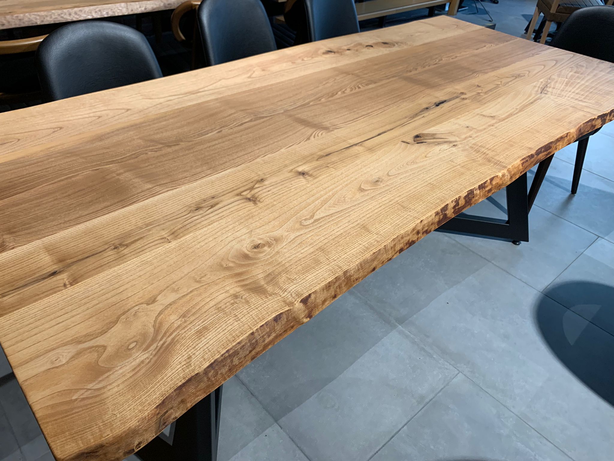 Esstisch Esche Massivholz mit Baumkante 220 x 105 cm Tischkombination