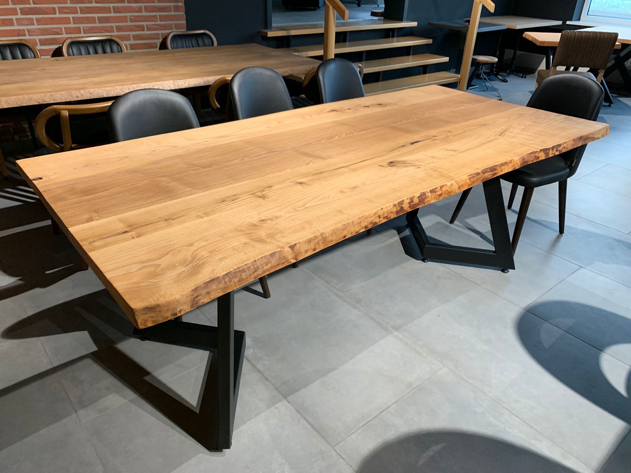 Esstisch Esche Massivholz mit Baumkante 220 x 105 cm Tischkombination