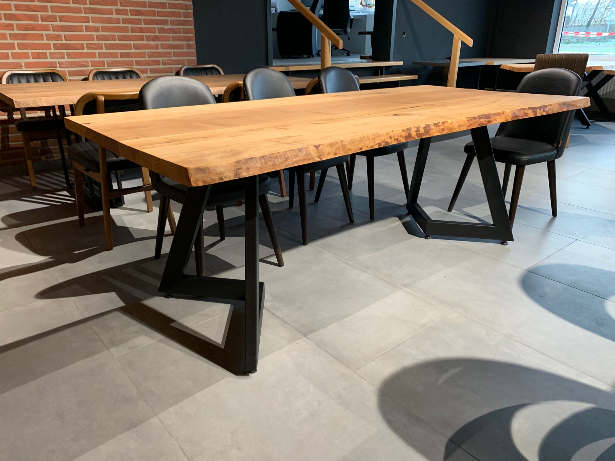 Esstisch Esche Massivholz mit Baumkante 220 x 105 cm Tischkombination