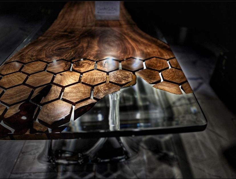 Esstisch CNC "ICE COLD" Epoxidharz 235 x 100 cm Massivholz Walnuss Baumkante